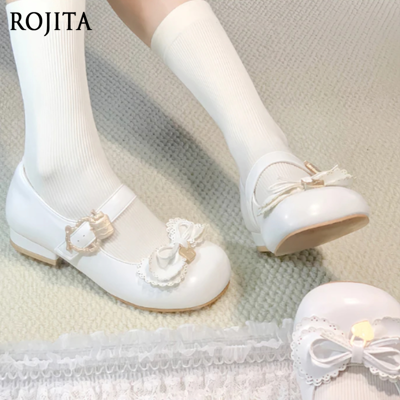 Ankle Strap Heels - รองเท้าผู้หญิงแบบผูกโบว์ สไตล์โลลิต้า น่ารัก ดูเหมือนรองเท้าตุ๊กตา ส้นเตี้ย รองเท้าแบบสวม