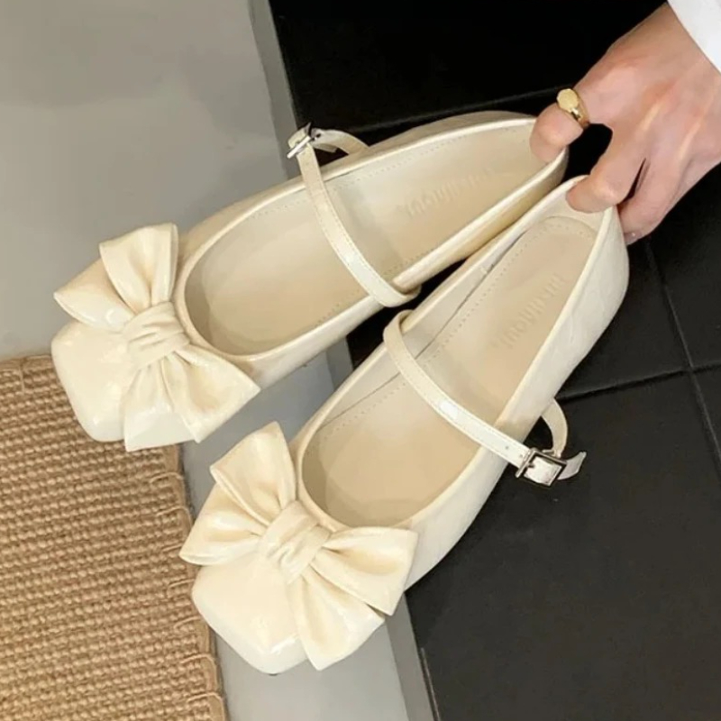 Women Shoes Branded - รองเท้าส้นเตี้ยแบบแมรี่เจน ดีไซน์หัวเหลี่ยมประดับโบว์น่ารัก สีทอง สำหรับผู้หญิง สไตล์โลลิต้า รองเท้าส้นเตี้ยแบบเรียบหรู