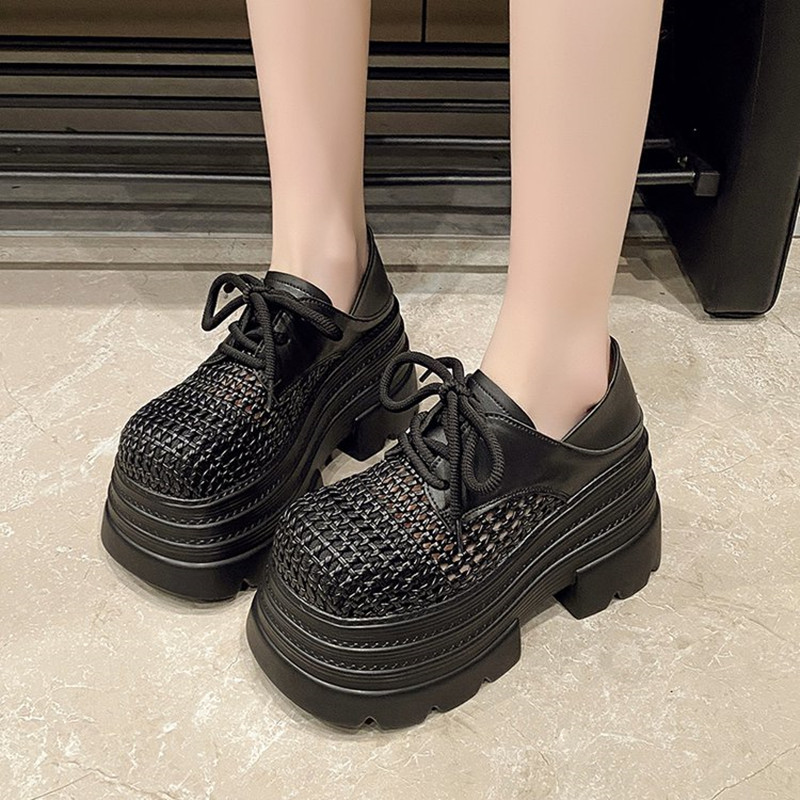 ใหม่2025ผู้หญิงHollowหนังรองเท - Women Shoes Store บทวิจารณ์และราคา