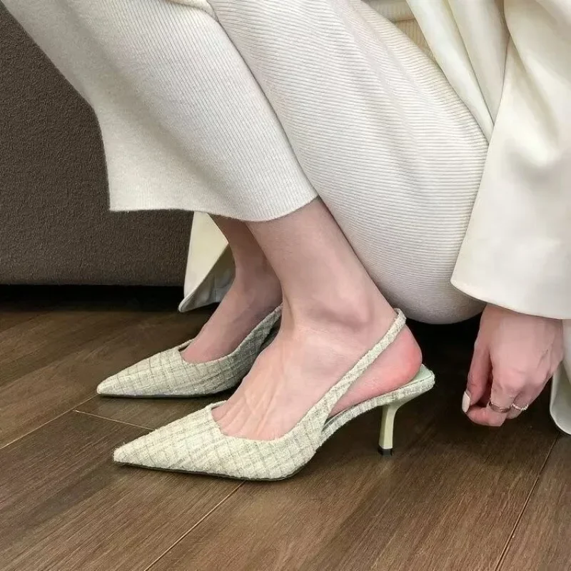 แบรนด์แฟชั่นออกแบบรองเท้าส้นตึ - Women Shoes Branded บทวิจารณ์และราคา