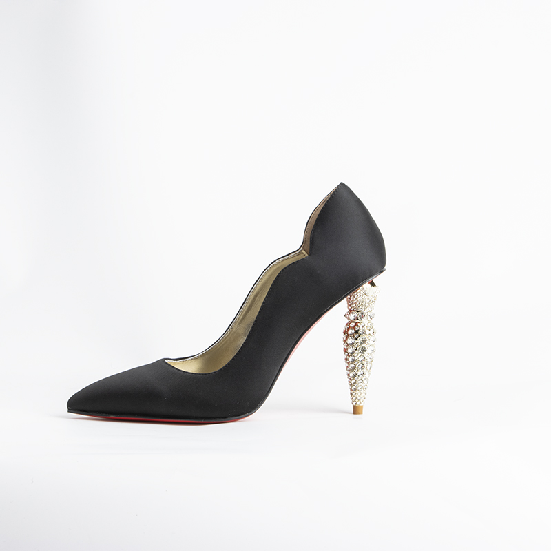 หรูหราสีแดงด้านล่างสีดํา Point - Women'S Shoes Red Bottoms บทวิจารณ์และราคา